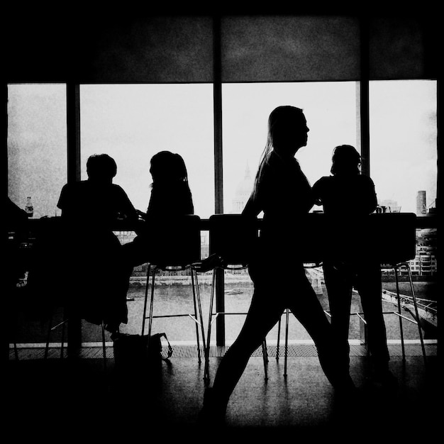 Photo silhouette of friends