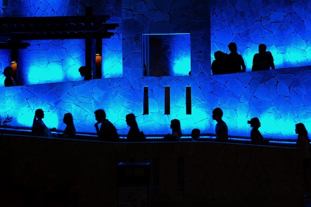 Foto silhouette mensen in een nachtclub