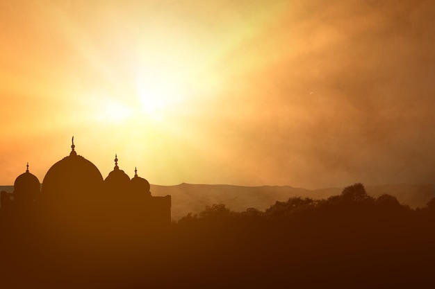 Silhouette di una moschea