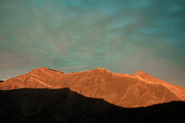 Photo silhouette of mountain