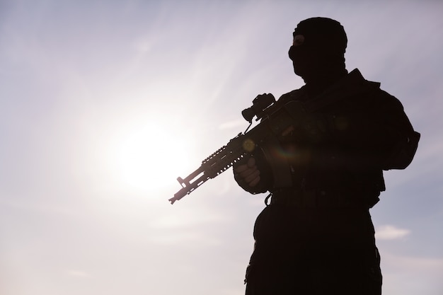 Photo silhouette of soldier