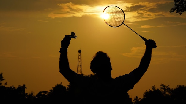 Silhouetten winnaar Indiase man badminton spelen