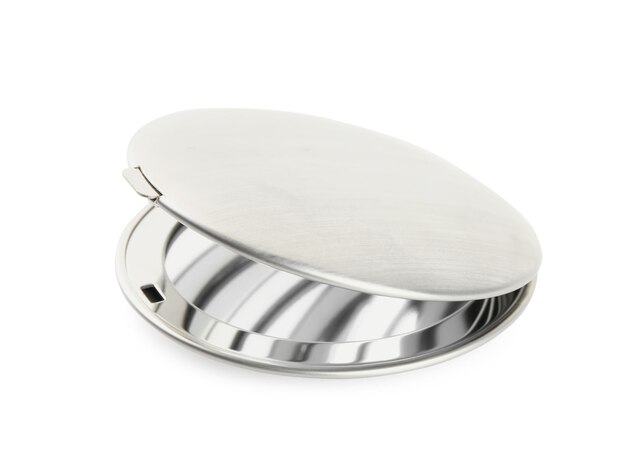 Foto specchio tascabile cosmetico d'argento isolato su bianco