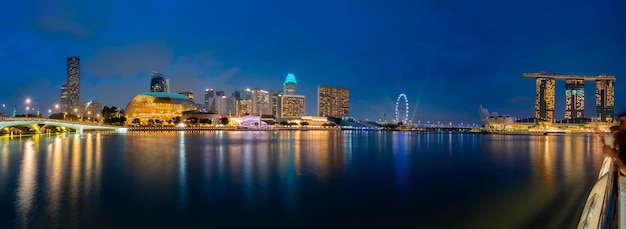 SINGAPORE 26122565 panorama van Marina Bay Sands hotel 's nachts in Singapore