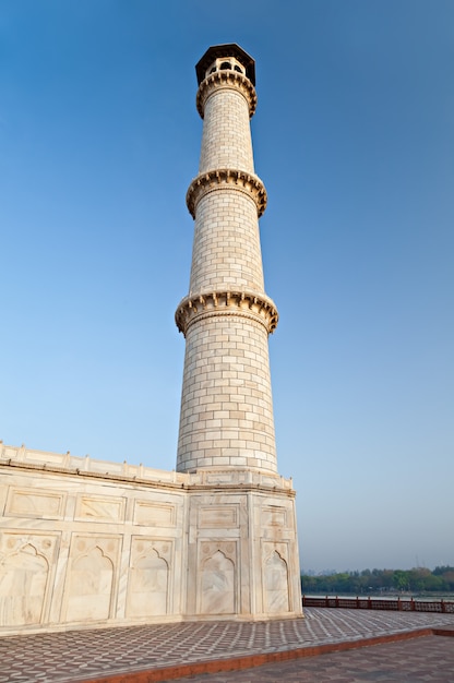 Одиночная башня Тадж Махал