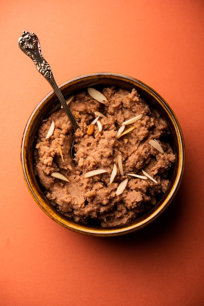 Photo singoda or singada sheera, farali singhara halwa or vrat or upwas recipe made using water chestnut