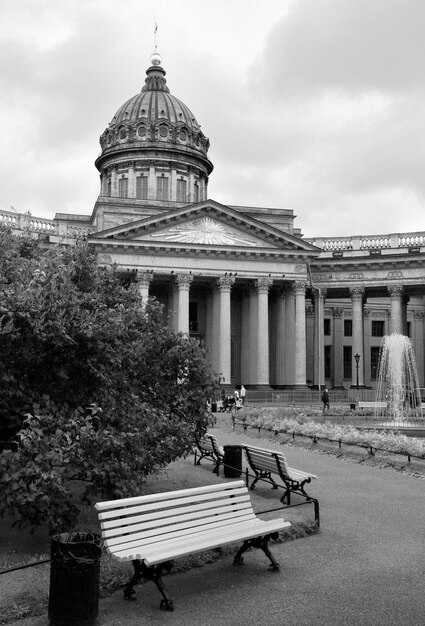 Sint-petersburg centrale portiek van de kazankathedraal