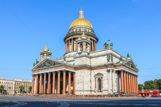 Sint-Petersburg Rusland Uitzicht op de St. Isaac-kathedraal in zonnige dag