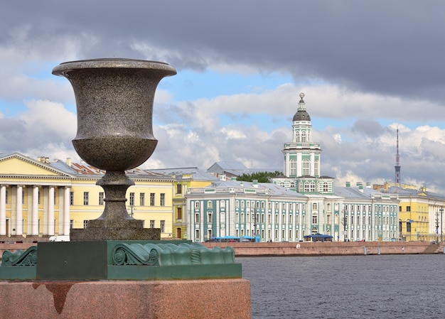 Sint-Petersburg Rusland09012020 Universitetskaya-dijk aan de Neva