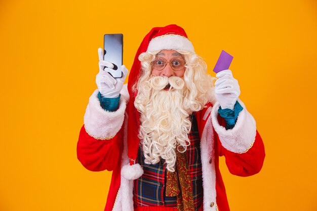 Sinterklaas gebruikt creditcard om internetaankopen te betalen