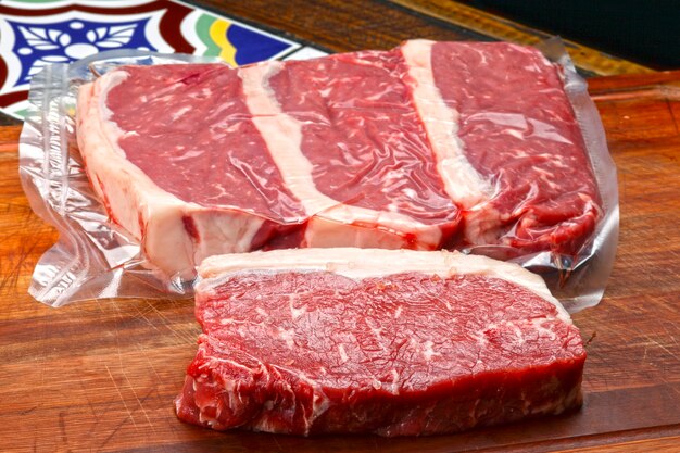 SIRLOIN STEAK RAW