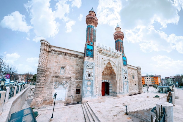 Sivas Gok Madrasa at 일출 그것은 13세기입니다. 다른 이름은 Sahibiye Madrasa Turkey입니다.