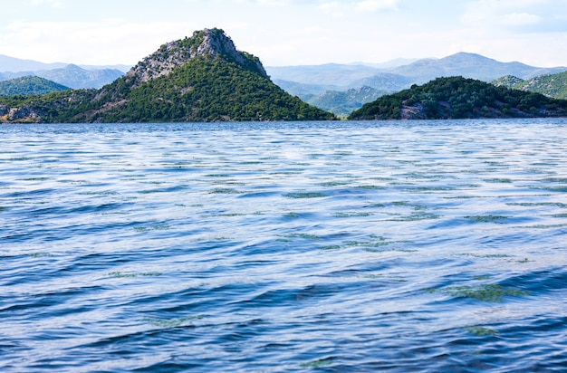 Foto parco nazionale del lago skadar, montenegro