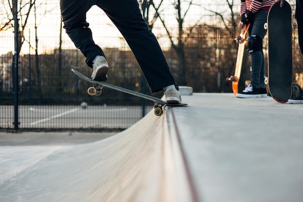 Foto skateboard oefening freestyle extreme sport concept