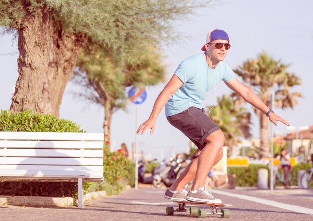 Skateboarder in azione