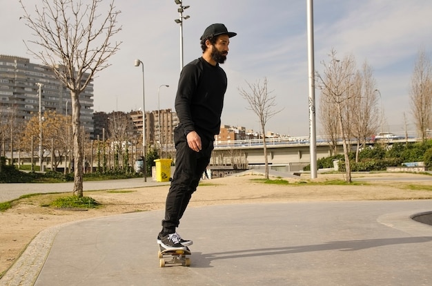 Skateboarder op straat