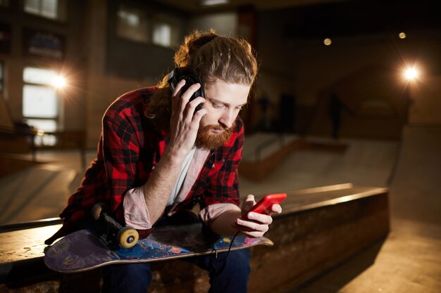 Photo skater listening to music