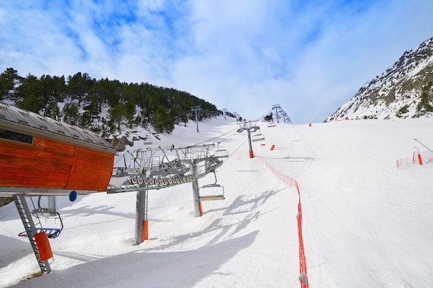 Foto skigebied arinsal in andorra pyreneeën