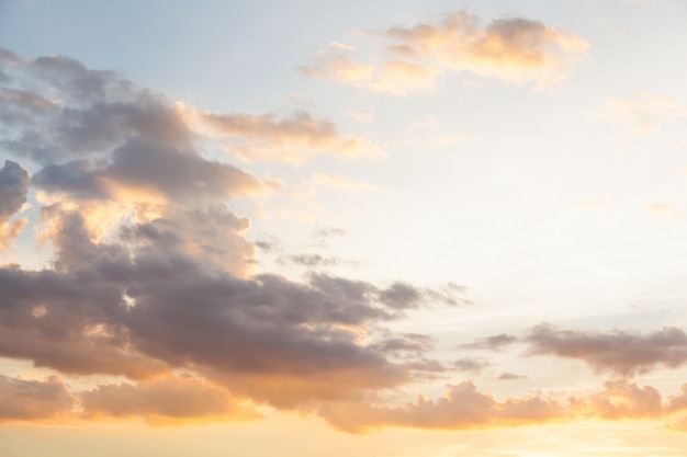 空の雲の夕べ