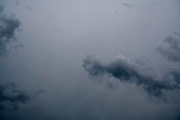 空と太陽からの柔らかな光の雲美しい雲