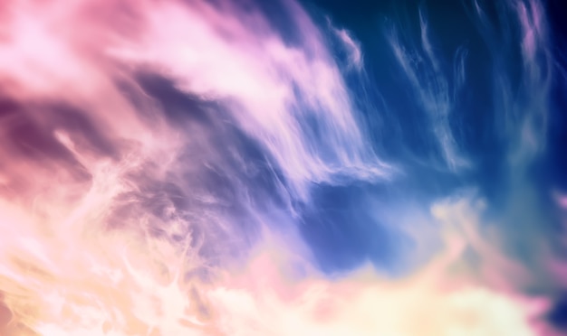 Paesaggio cielo con nuvole in pasta multicolori