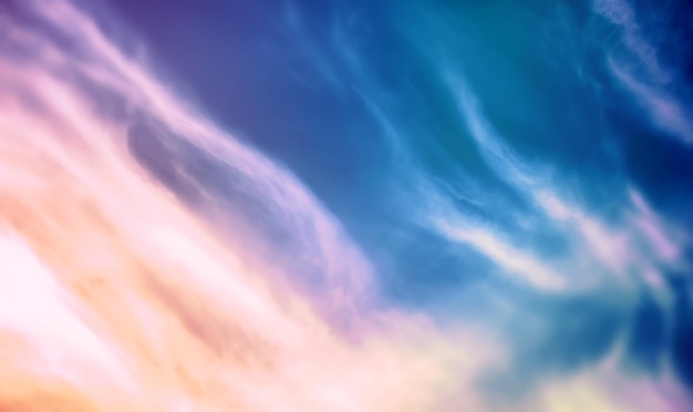 Cielo paesaggio con nuvole in pasta multicolori Foto Premium