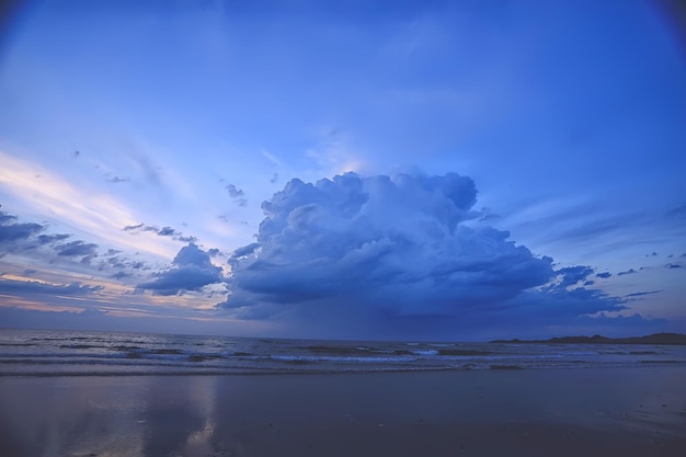 sky above water / texture background, horizon sky with clouds on the lake