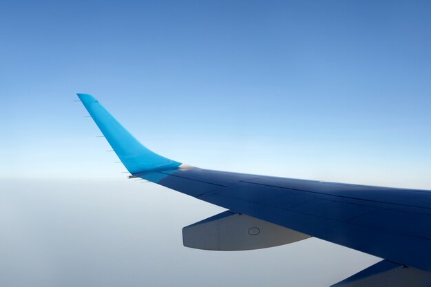 Livello dell'orizzonte dell'orizzonte della nave di volo della macchina del chip degli aerei del sole blu di alba degli aerei dell'ala del cielo