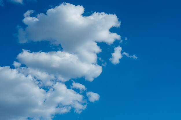 美しい雲のある空天気自然雲青