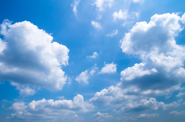 雲と太陽と空