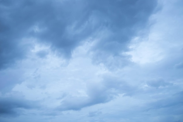 雲と空