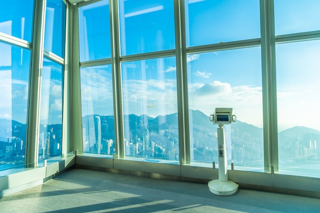 Sky100 observatiedek met prachtige skyline van hong kong stad