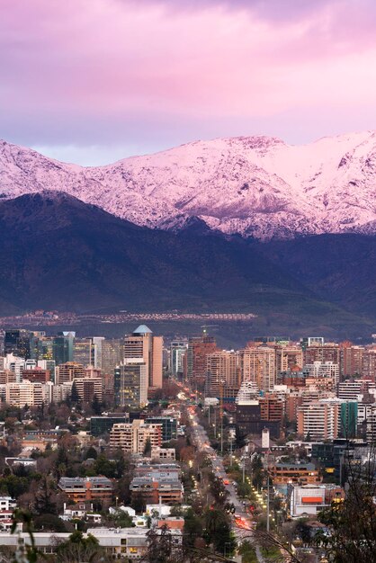 Photo skyline of  buildings in the wealthy districts of vitacura and las condes santiago de chile