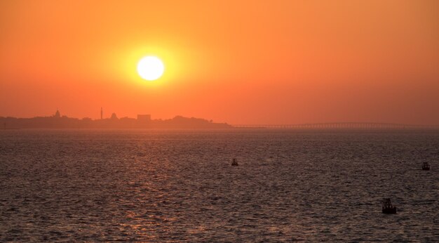 Skyline di jiddah al tramonto