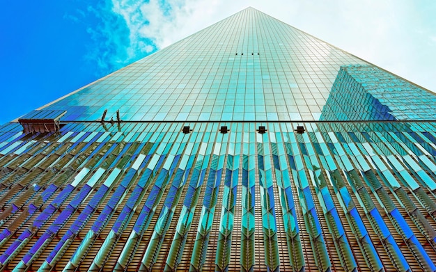 Foto skyline met wolkenkrabbers in financial center in lower manhattan, new york city, amerika. vs. amerikaanse architectuur gebouw. panorama van metropolis nyc. grootstedelijk stadsgezicht