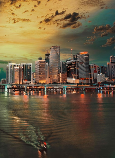 skyline panorama miami florida gebouwen binnenstad brug