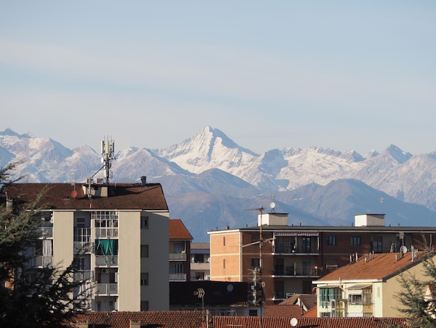 Skyline uitzicht op de bergen van de Alpen