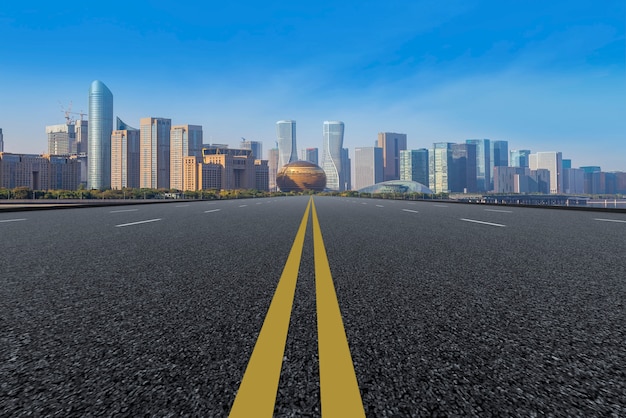 The skyline of the urban skyline of Hangzhou Expressway