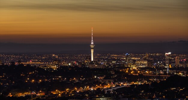 Skyline van Auckland in de nacht