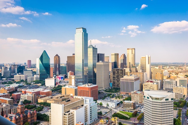 Skyline van Dallas Texas USA in de schemering