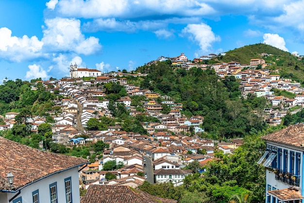 Skyline van de braziliaanse stad ouro preto unesco werelderfgoed