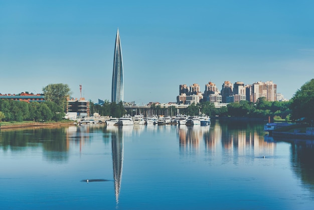 사진 skyscraper 의 gazprom 에 st petersburg 와 빌어 먹을 에 the river 에 대하여