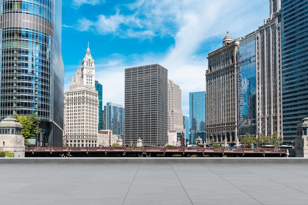고층 빌딩 도시 풍경 시내 시카고 스카이 라인 건물 아름다운 부동산 낮 시간 빈 옥상보기 성공 개념
