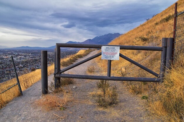 Slate canyon uitzicht vanaf wandelpad val provo piek glijbaan rock canyon wasatch front utah usa