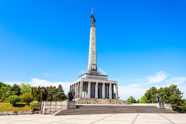 Slavin War Memorial is een monument en militaire begraafplaats in Bratislava, Slowakije. Slavin War Memorial is de begraafplaats van soldaten van het Sovjetleger in de Tweede Wereldoorlog.