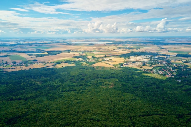 Sleza berglandschap luchtfoto van bergen met bos