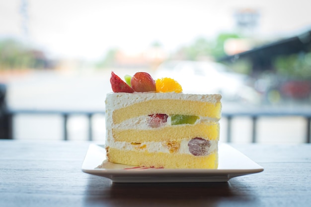 Slice van spons fruitcake