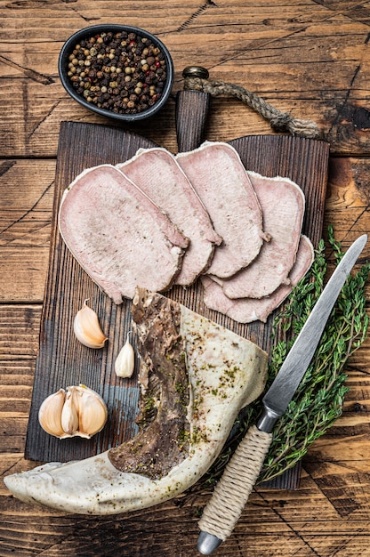 Sliced boiled beef tongue with herbs