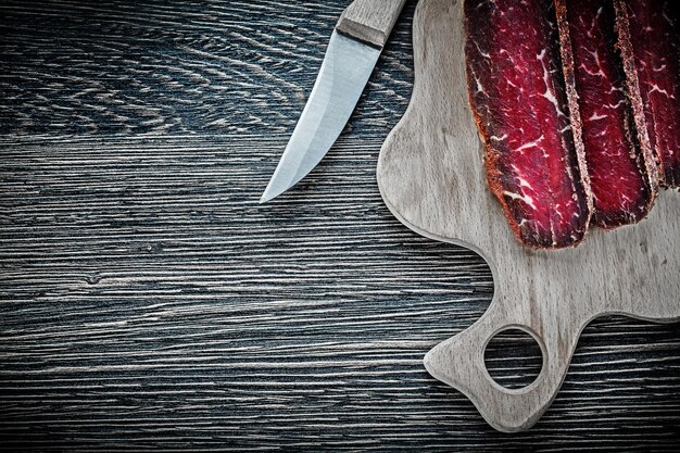 スライスした肉の彫刻ボードナイフ