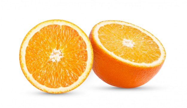 白で隔離されるスライスされたオレンジ